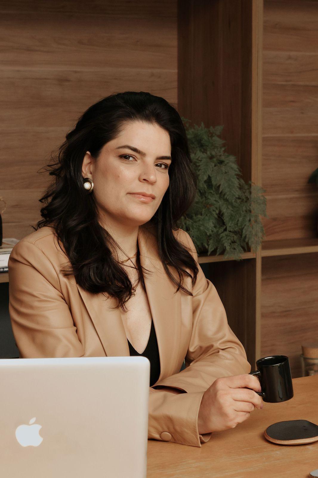 Autora - Especialista em proteção e decisão patrimonial